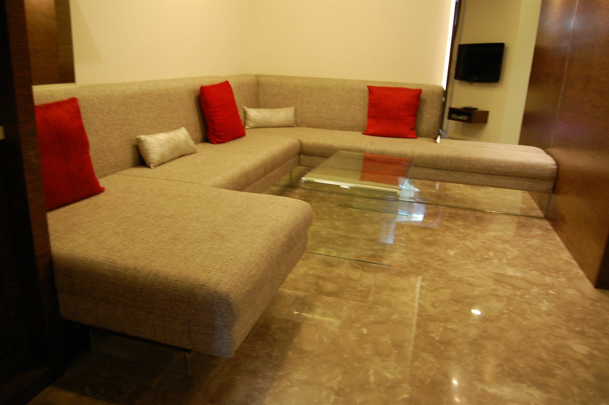 Maya Hotel Chandīgarh Εξωτερικό φωτογραφία